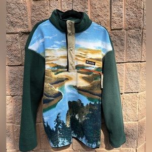 Green Fleece Columbia sweater